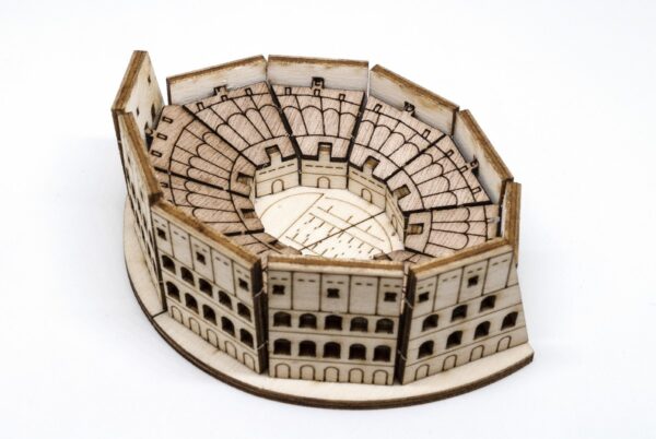 Colosseo-legno-modello-da-costruire-formacultura