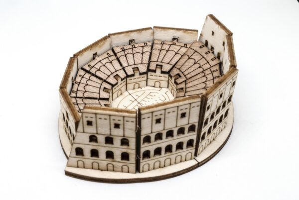 Colosseo-legno-modello-da-costruire-formacultura